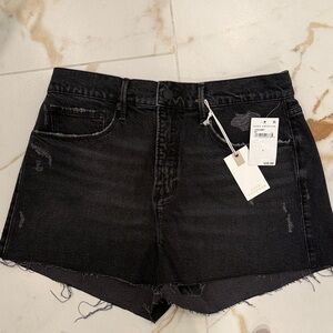 Good American Black 90s short
